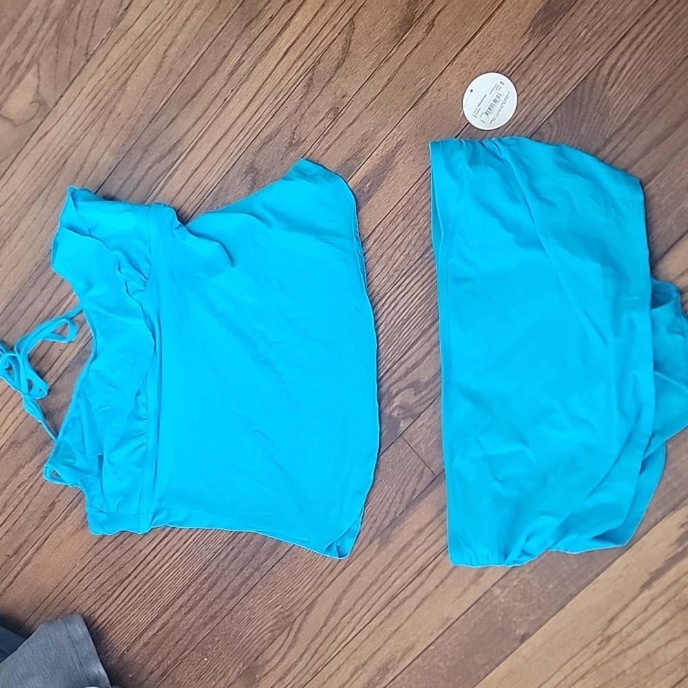STYLUS 2 PIECE BATHING SUIT